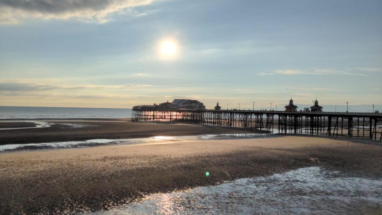 The Winter Garden Suites Blackpool Exterior photo