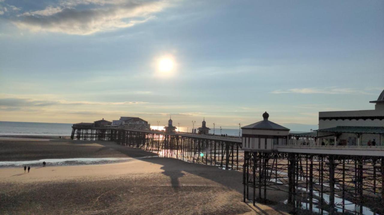 The Winter Garden Suites Blackpool Exterior photo